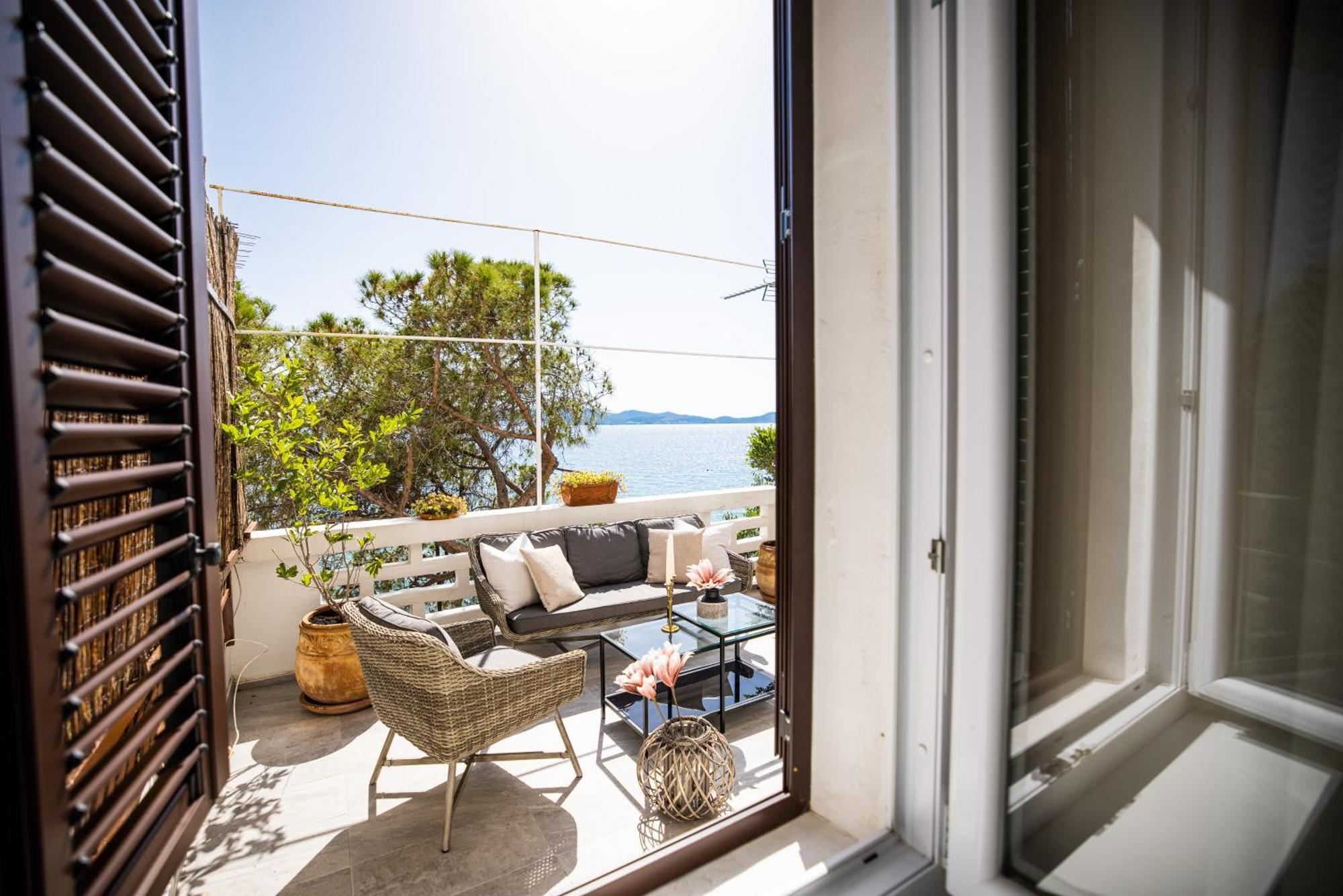 Zadar Center Beach Apartment - Directly On The Sea Exterior photo